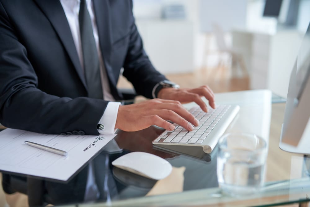 35 Inspirational Job Quotes for Job Seekers in 2025
