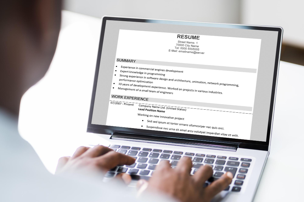 How to Write a Resume Objective That Works in 2025